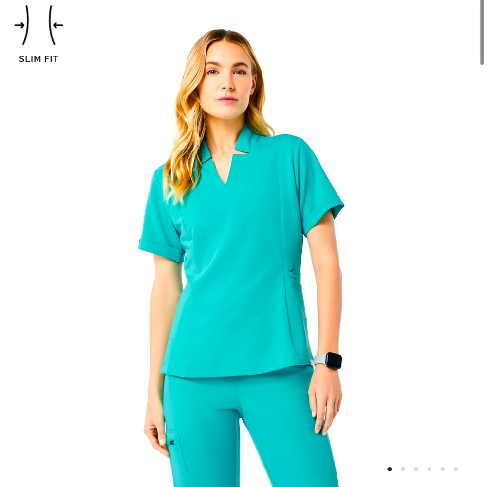 **FIGS** Inala Slim Scrub Top in Teal!!